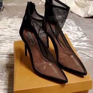 Steve Madden Vieolo Black Bootie